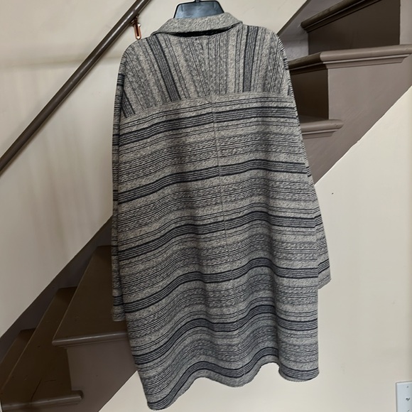 Burton poncho style sweater - Picture 6 of 6